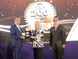 Direktur Komersial & UMKM bank bjb Nancy Adistyasari Raih The Next Top Leader 2022
