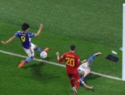Padahal Bola Terlihat Keluar Garis? Mengapa Gol Kedua Jepang Versus Spanyol Tetap Disahkan VAR