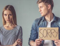 Cara Meminta Maaf Kepada Pasangan, Dijamin Ampuh !