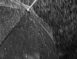 Perkiraan Cuaca Hari ini di Sukabumi : Siang Hingga Malam Hari Berpotensi Hujan !
