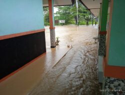 Hujan Deras Sebabkan SD Gunungsentul di Ciemas Sukabumi Tergenang Banjir, Puluhan Siswa Dipulangkan