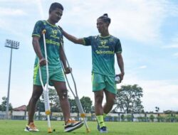 Kondisi Membaik, David Rumakiek Masih Harus Berjuang dari Cedera Lutut