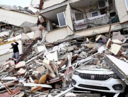 Masya Allah Gempa Bumi M 7,4 Guncang Turki, Korban Capai Seribuan