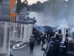 Ricuh Suporter PSIS, Polisi Terpaksa Tembakan Gas Air Mata