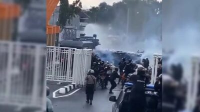 Ricuh Suporter PSIS, Polisi Terpaksa Tembakan Gas Air Mata