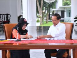 Jokowi Resmi Terdaftar sebagai Pemilih Pemilu 2024 di TPS 10 Gambir
