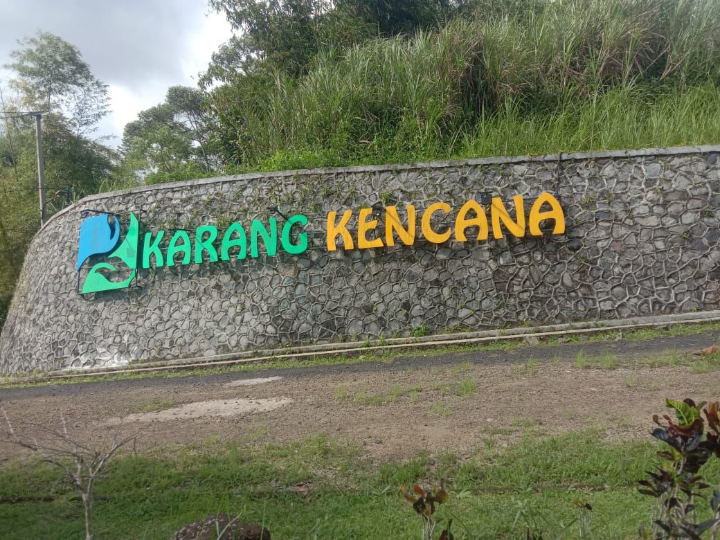 Perumahan Karang Kencana, di Kampung Garung, Kelurahan Karang Tengah, Kecamatan Gunung Puyuh, Kota Sukabumi.