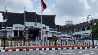 Pemkot Sukabumi disomasi oleh vendor dari PT. Indonesia Super Holiday (ISH) terkait utang sekitar Rp1 miliar yang tak kunjung dibayar hingga bertahun-tahun.