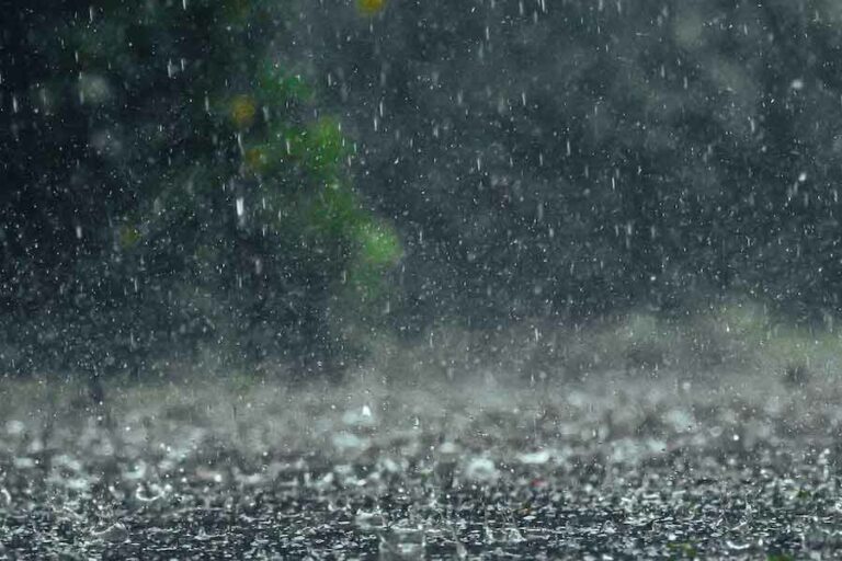 Sebagian Wilayah Sukabumi Bakal Dilanda Hujan Pada Sore dan Malam Hari.