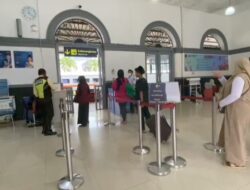 Jelang Mudik Lebaran, Masyarakat Mulai Gunakan Transfortasi Kereta Api di Stasiun Sukabumi
