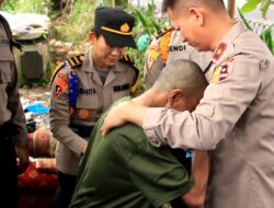 Diberi Kejutan Pulang Kampung dan Modal Usaha, Pemulung di Sukabumi Menangis dan Pingsan di Pelukan Jendral Polisi