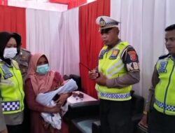 Terjebak Kemacetan, Ibu Hamil di Sukabumi Melahirkan Darurat di Pos Polisi