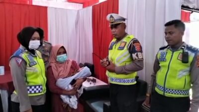 Terjebak Kemacetan, Ibu Hamil di Sukabumi Melahirkan Darurat di Pos Polisi