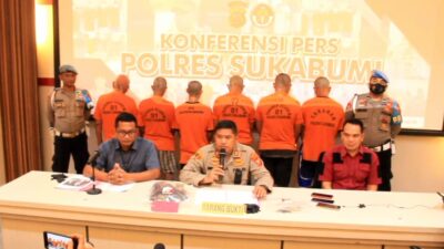Satreskrim Polres Sukabumi menetapkan 6 orang tersangka aksi main hakim sendiri terhadap Rahmat (40) warga Kampung Cicariang.