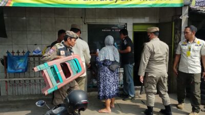 Satpol PP Kabupaten Sukabumi Tertibkan PKL di Jalan Nasional III Cibadak
