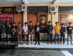 Kena Deh! Puluhan Anggota Geng Motor dengan Barang Bukti Sajam Akhirnya Diciduk Polisi di Sukabumi