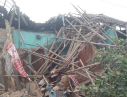 Tidak Layak Huni, Satu Rumah Warga di Gunungpuyuh Sukabumi Roboh