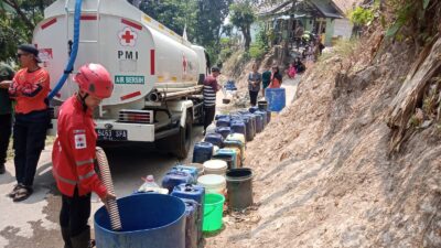 23 Kecamatan di Kabupaten Sukabumi Krisis Air Bersih!
