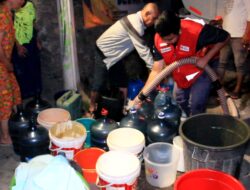 400 KK di Cicantayan Krisis Air Bersih, PMI Kabupaten Sukabumi Distribusikan Air