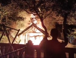 Ditinggal ke Warung Saat Tungku Menyala, Api Ludes Bakar Rumah Warga di Nagrak