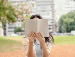 4 Tips Biar Kamu Senang dan Betah Baca Buku