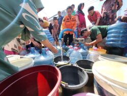 Distribusi Air Bersih di Situ Buluh Kabupaten Sukabumi