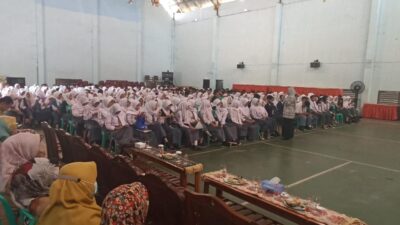 Bawaslu Kota Sukabumi sosialisasi pengawasan partisipatif, terhadap 400 siswa yang juga pemilih baru, pada Senin 11 September 2023. Foto: Humas Bawaslu Kota Sukabumi for HALOSMI.