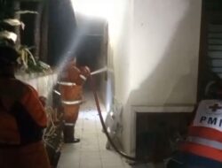 Duh! Rumah Singgah Dinsos Kota Sukabumi Dilalap Si Jago Merah, Diduga Dibakar ODGJ