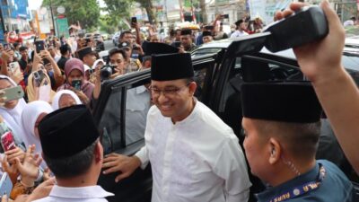 Kunjungi Sukabumi, Anies Baswedan Ziarah ke Makam KH Ahmad Sanusi
