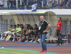 Jamu Arema FC, Bojan Hodak Motivasi Lanjutkan Tren Positif