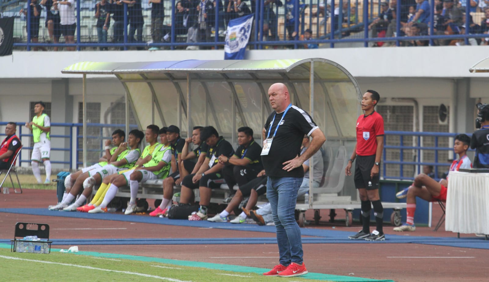 Pelatih Persib Bandung, Bojan Hodak. Foto: Darwin Sandy/HALOSMI.