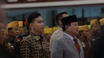 Wali Kota Solo, Gibran Rakabuming Raka, saat mendampingi Calon Presiden (Capres), Prabowo Subianto. Foto: Istimewa.