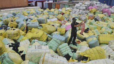638 Bal Baju Impor Bekas dari Pasar Senen-Gedebage Disita Pemerintah