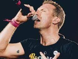 Mau Tau Gaji per Bulan Vokalis Coldplay? Simak Disini