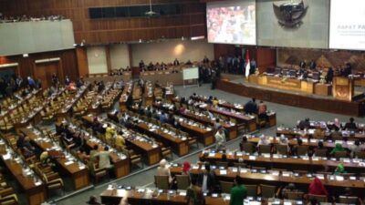 DPR resmi mengesahkan RUU Pilkada menjadi beleid inisiatif DPR RI dalam rapat paripurna yang dipimpin Ketua DPR RI, Puan Maharani di Kompleks Parlemen, Senayan, Jakarta pada Selasa, 21 November 2023. Foto: Istimewa.