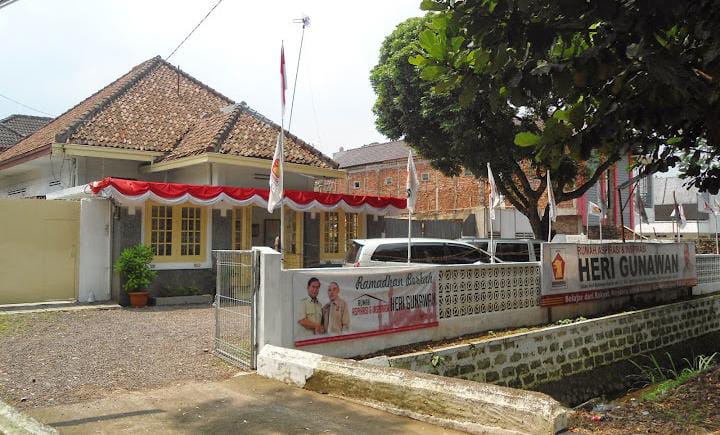 Rumah Aspirasi dan Inspirasi Heri Gunawan (RAI Hergun) di Jalan Arif Rahman Hakim, Kota Sukabumi. Foto: Istimewa.
