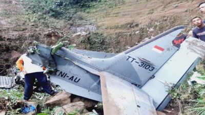 Puing-puing pesawat TNI AU yang jatuh di Pasuruan, Jawa Timur pada Kamis kemarin 16 November 2023. Foto: Istimewa.