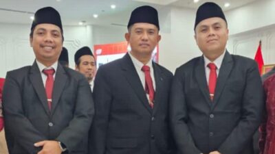 Ketua Komisi Pemilihan Umum (KPU) Kota Sukabumi masa bakti 2023-2028, Imam Sutrisno (tengah). Foto: Istimewa.
