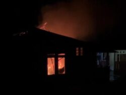 Ditinggal Pergi Penghuninya, Rumah Ludes Terbakar di Sukabumi