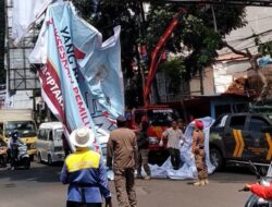 Selama 3 Hari Masa Tenang, Petugas Gabungan Tertibkan Ribuan APK di Kota Sukabumi