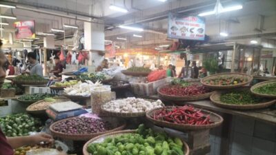 Kembali Turun Harga! Sejumlah Bapokting di Pasar Kota Sukabumi