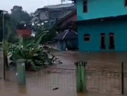 Akibat Hujan Deras, Dua Desa di Cicurug Sukabumi  Diterjang Banjir