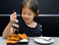 Mitos Atau Fakta, Makan Gorengan Bikin Anak Bodoh?