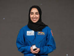 Keren! NASA Pertama Kali Buat Hijab Khusus untuk Astronaut Nora Al Matrooshi