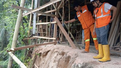 Dampak Hujan Deras, Akibatkan Tanah Longsor di Dua Titik di Kota Sukabumi