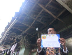 Miris, Guru Silat Berprestasi Huni Rutilahu di Sukabumi