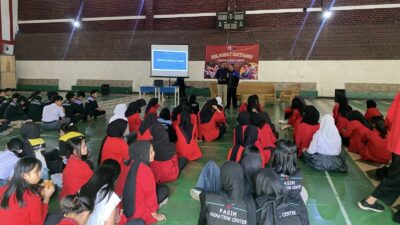 Dishub Kota Sukabumi melaksanakan kegiatan Dishub Open Classroom di salah satu sekolah di wilayah Kecamatan Cikole pada beberapa waktu lalu. Foto: Humas Dishub Kota Sukabumi.