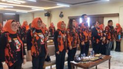 DPC Srikandi PP Kota Sukabumi mengikuti kegiatan konsolidasi organisasi dari DPW Srikandi PP Jawa Barat, disalah satu hotel di Jalan Suryakencana, pada Sabtu, 6 Juli 2024. Foto: Darwin Sandy/HALOSMI.